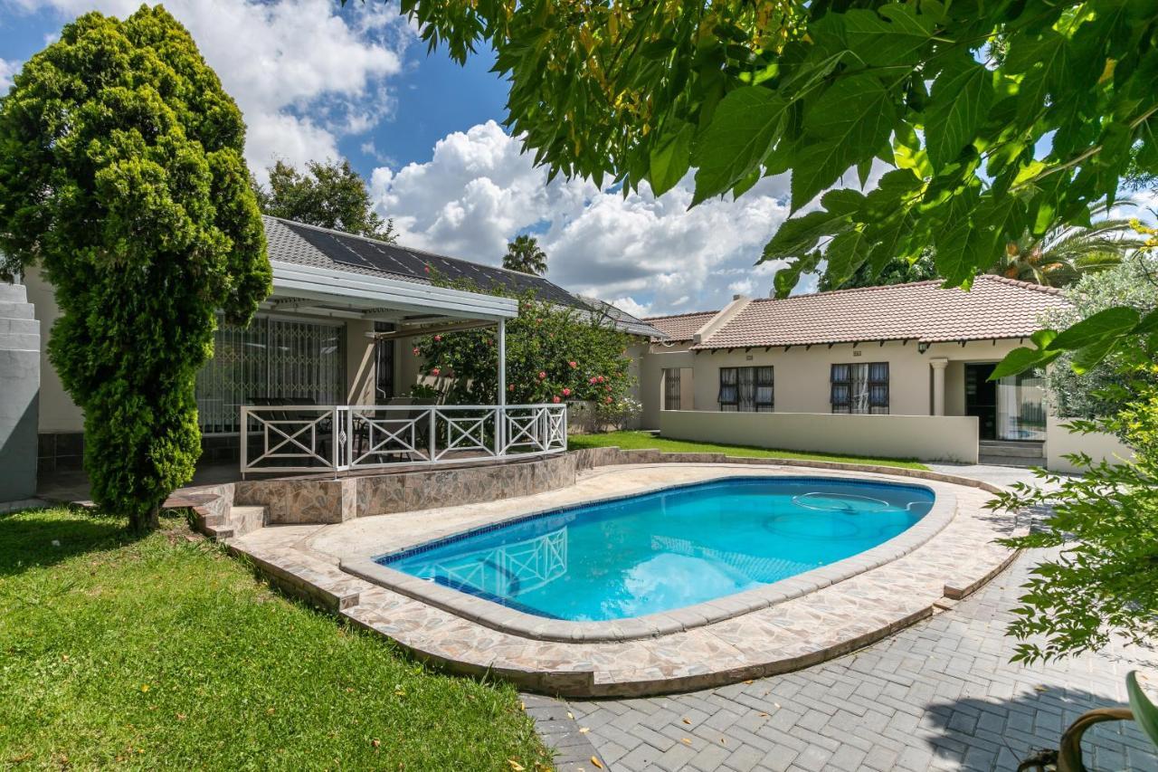 Signature Lodge Kempton Park Exterior photo
