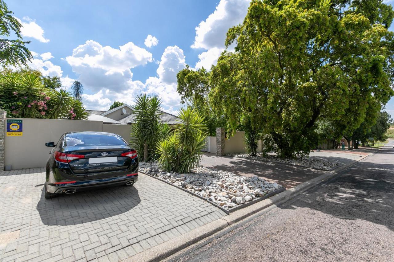 Signature Lodge Kempton Park Exterior photo